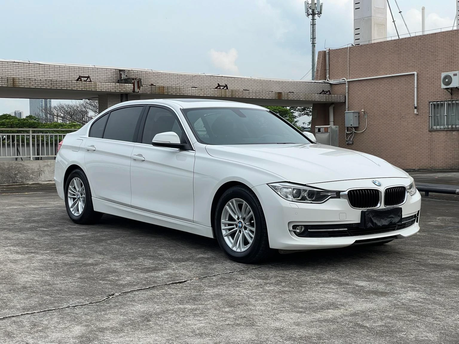 BMW 3 Series 320Li Ultra Enjoyment Edition Luxury Trim - exterior