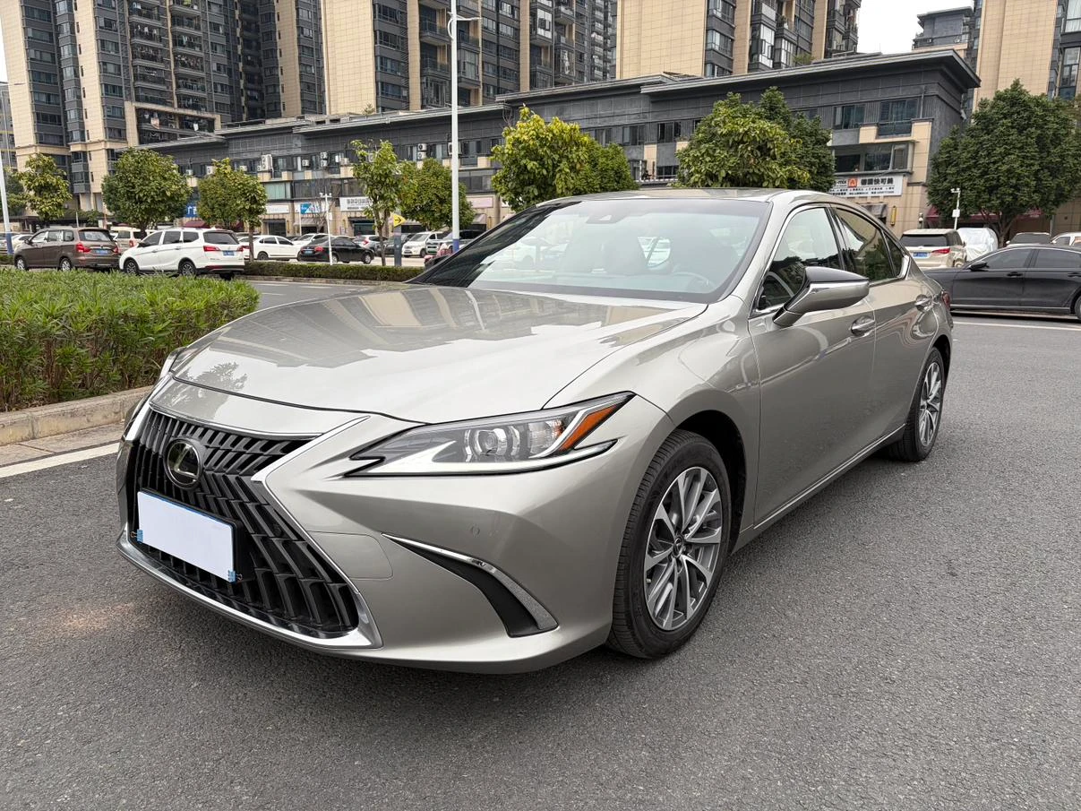Lexus ES 200 Excellence Edition