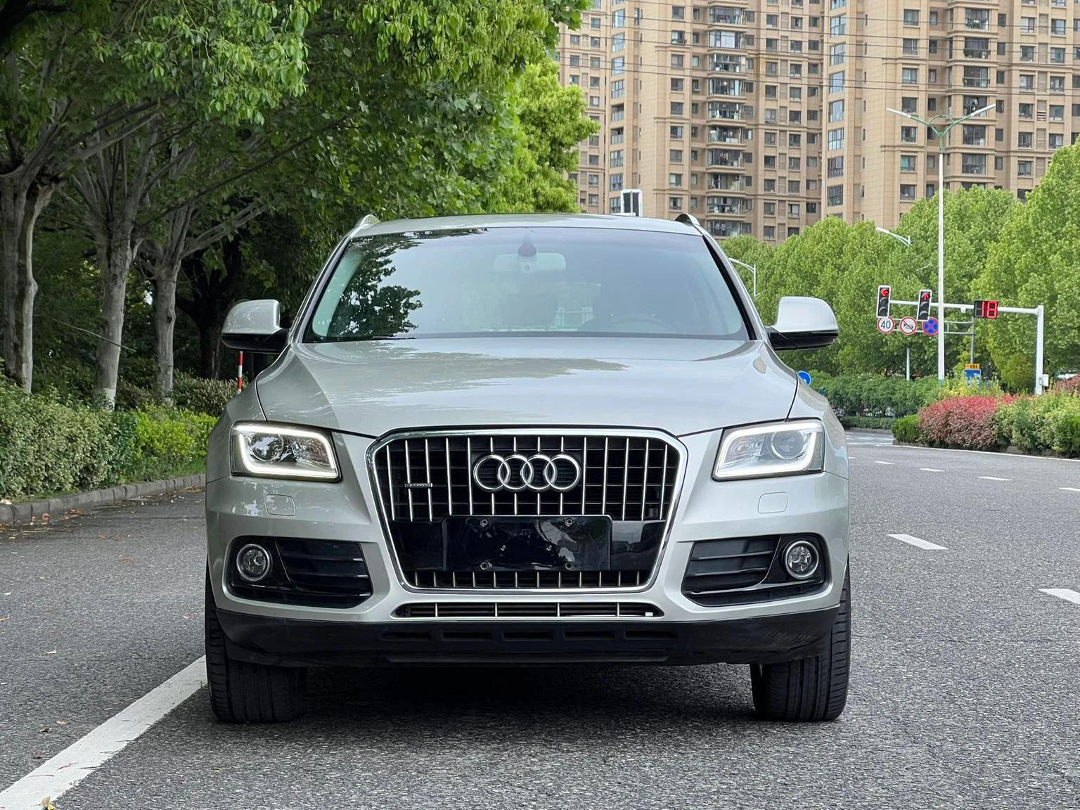Audi Q5 40 TFSI Progressive - exterior
