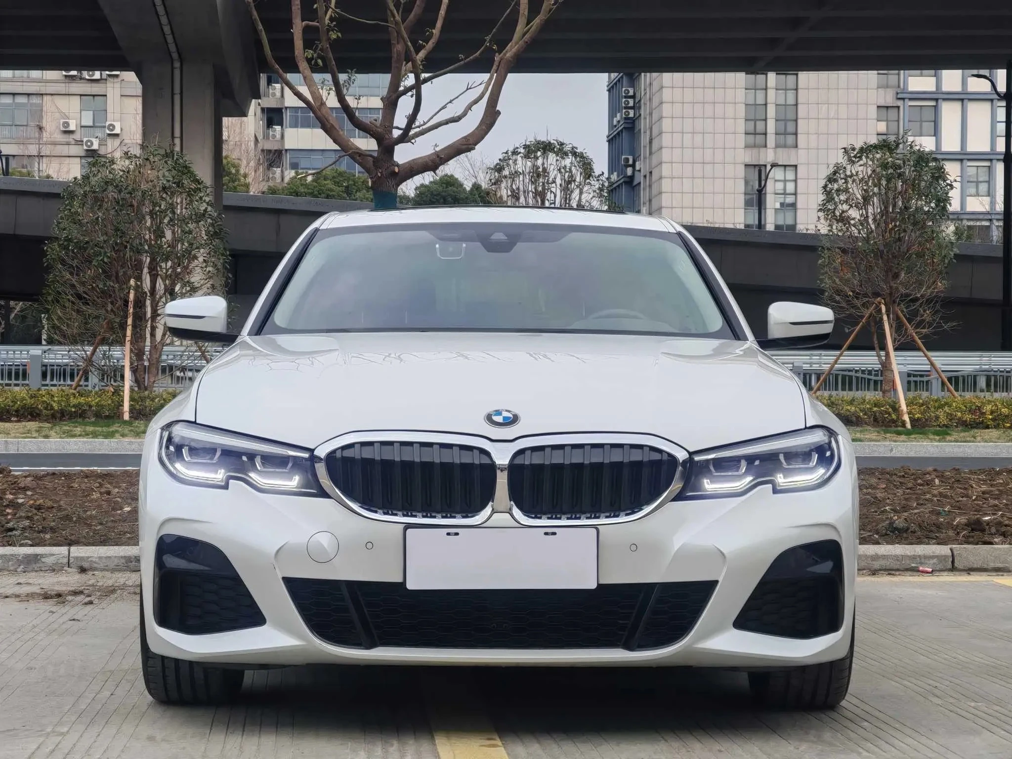 BMW 3 Series 325Li M Sport Package - exterior