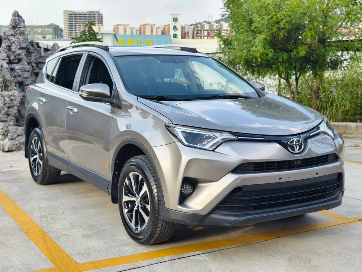Toyota RAV4 CVT 2WD - exterior