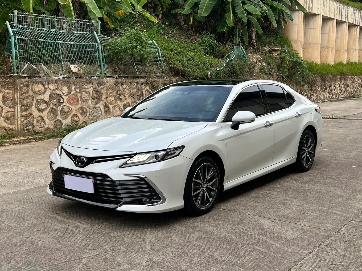 Toyota Camry 2.5L 8AT 2WD 