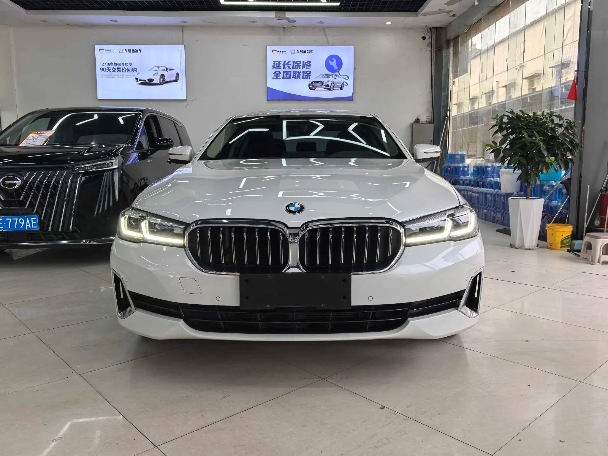 BMW 5 Series 525Li Luxury Package - exterior