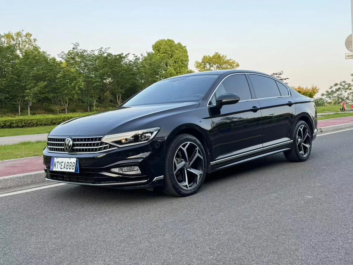 Volkswagen Magotan 2-Million Edition 330TSI DSG