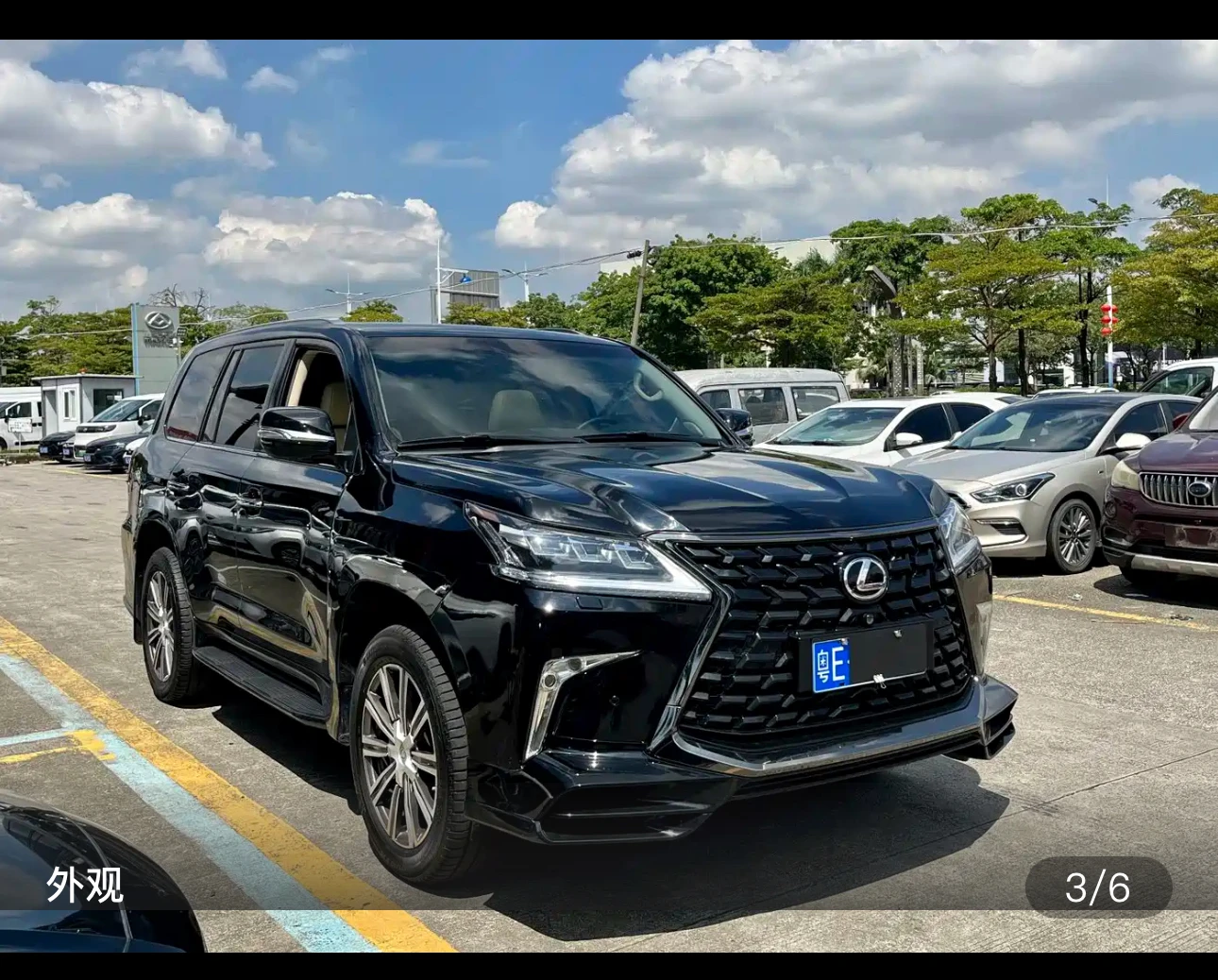 Lexus LX570 - exterior