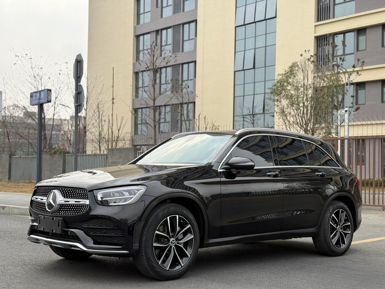 Mercedes-Benz GLC-class 260 L 4MATIC Luxury - exterior