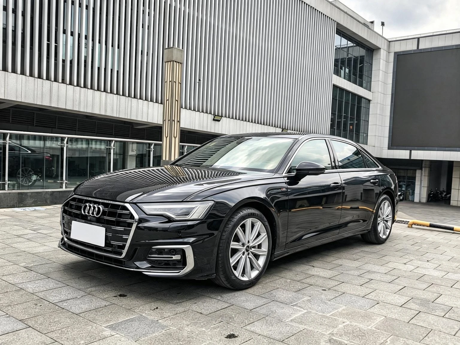 Audi A6L Facelift 45 TFSI Premium Dynamic