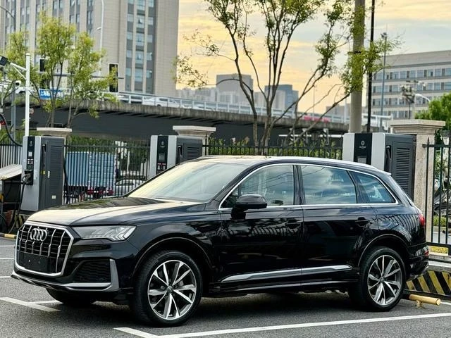 Audi Q7 55 TFSI Sport Trim