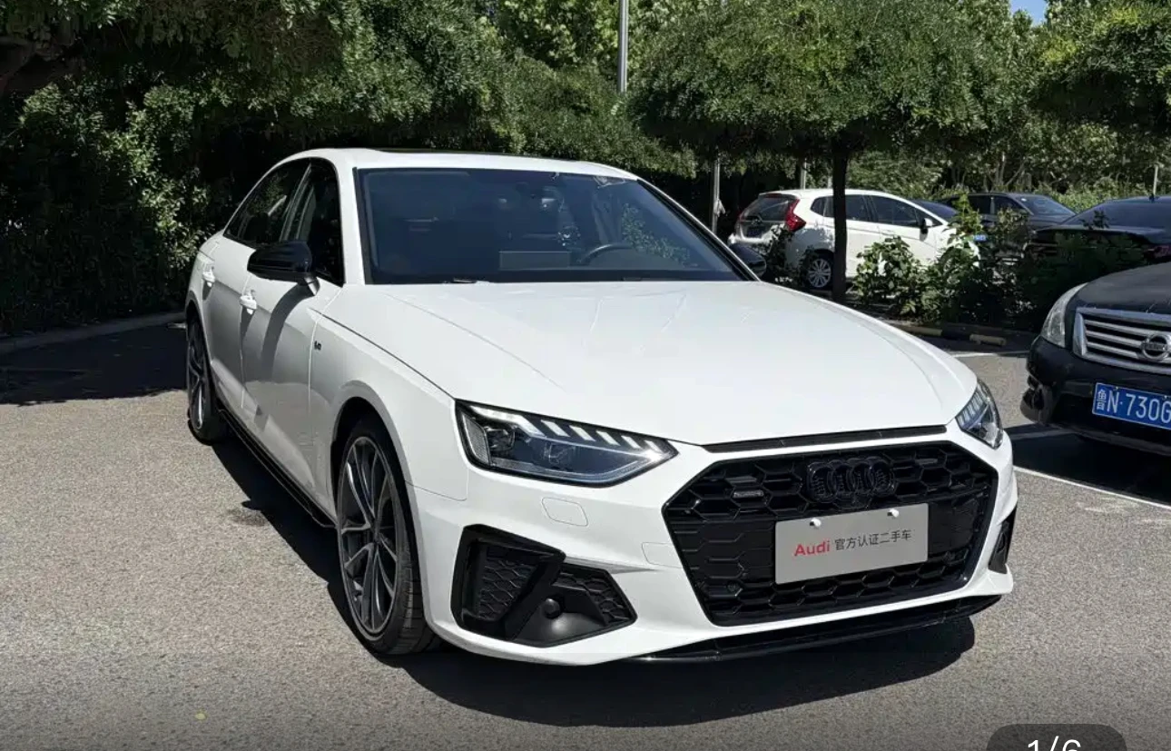 Audi A4L 40 TFSI quattro Luxury Sport Trim - exterior