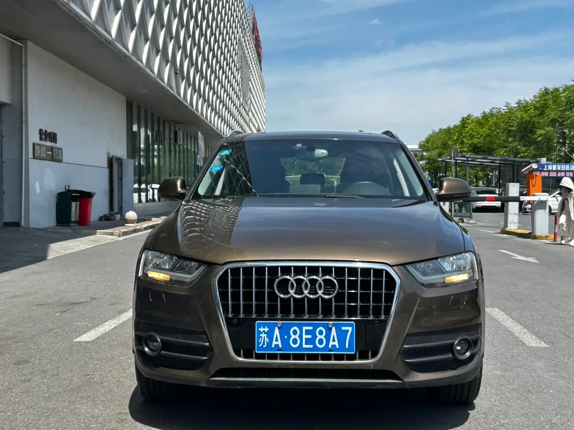 Audi Q3 30 TFSI Progressive - exterior