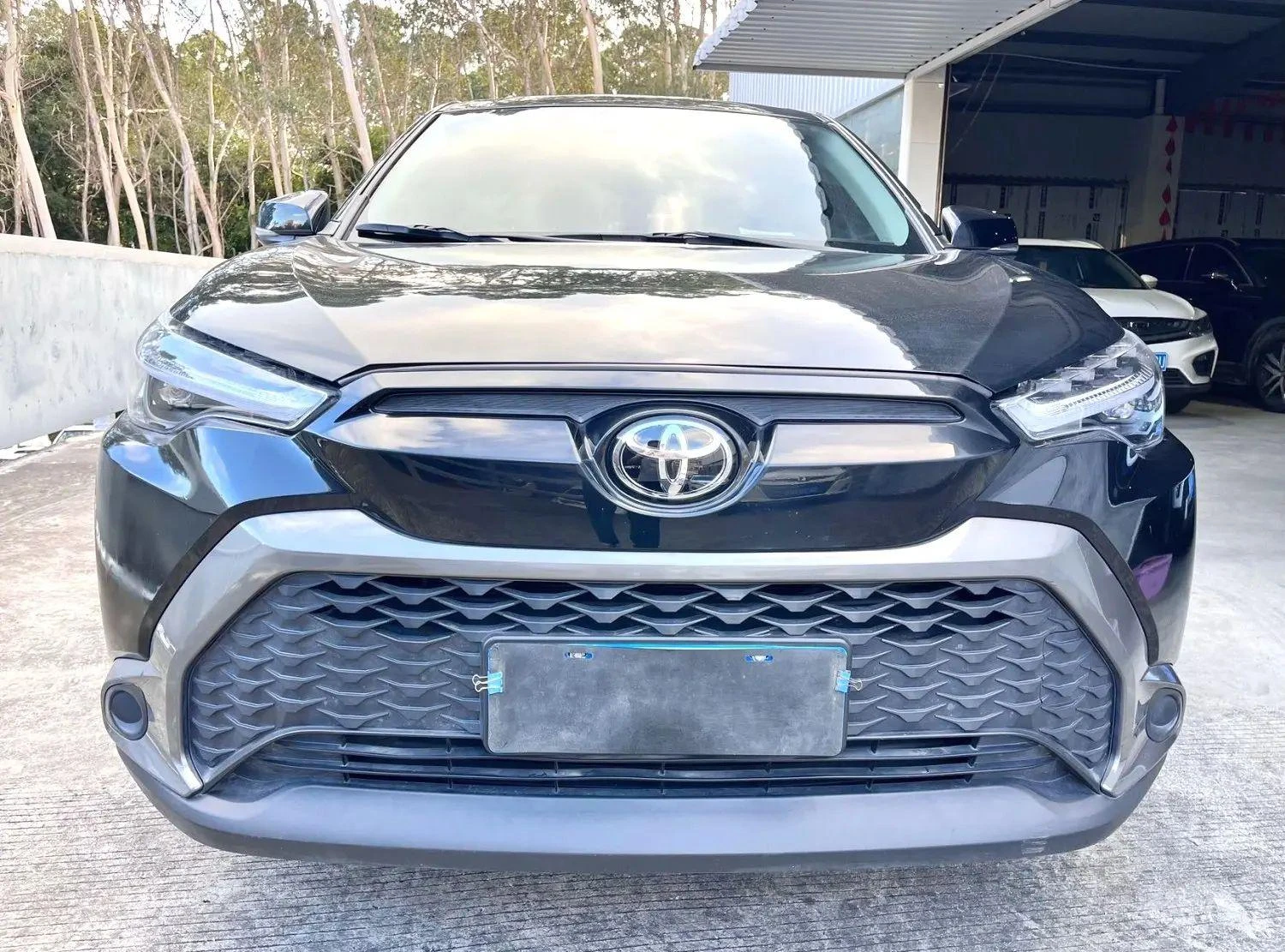 Toyota Frontlander 2.0L CVT Luxury Edition - exterior