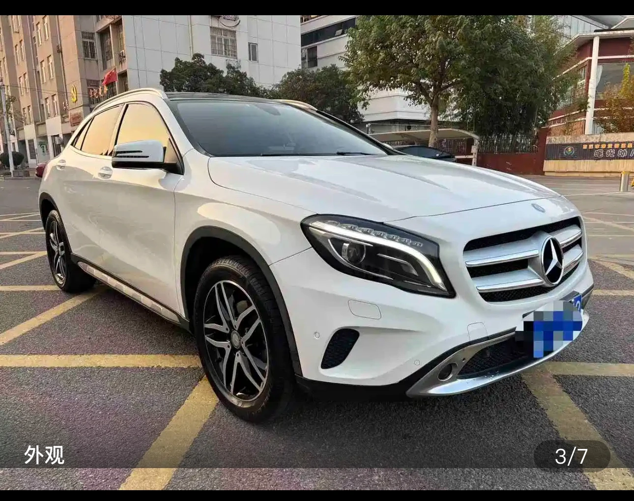 Mercedes-Benz GLA200  - exterior