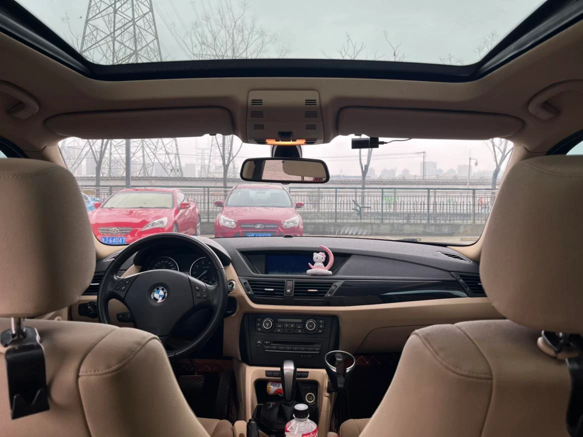 BMW X1  sDrive18i  - interior