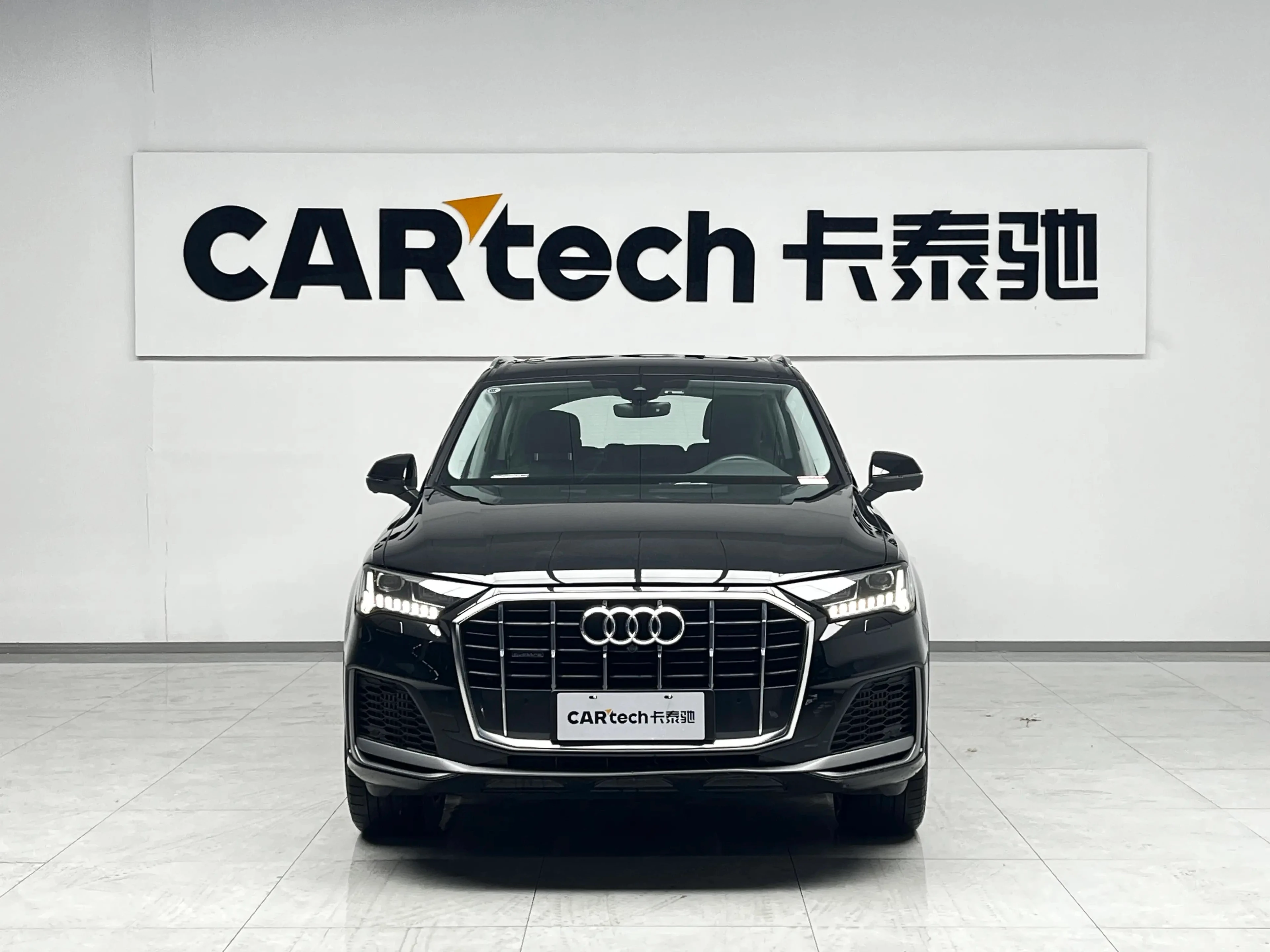 Audi Q7 55 TFSI Sport Trim - exterior