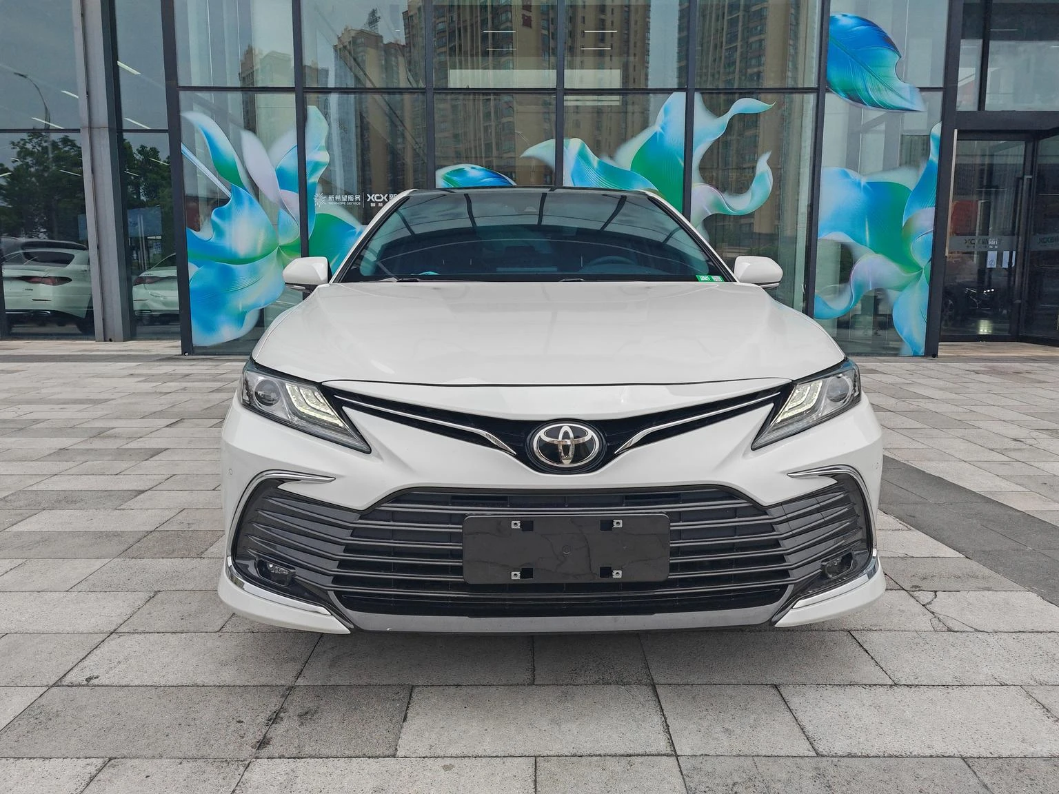 Toyota Camry 2.5L 8AT 2WD  - exterior