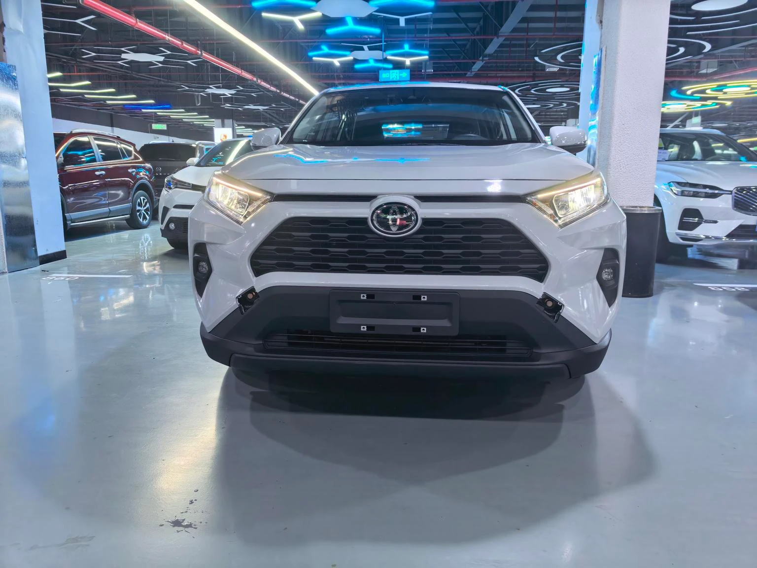 Toyota RAV4 Rongfang 2.0L CVT 2WD Fashion Edition - exterior
