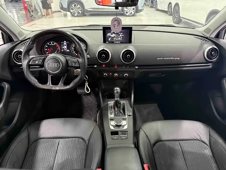 Audi A3  35 TFSI  - interior