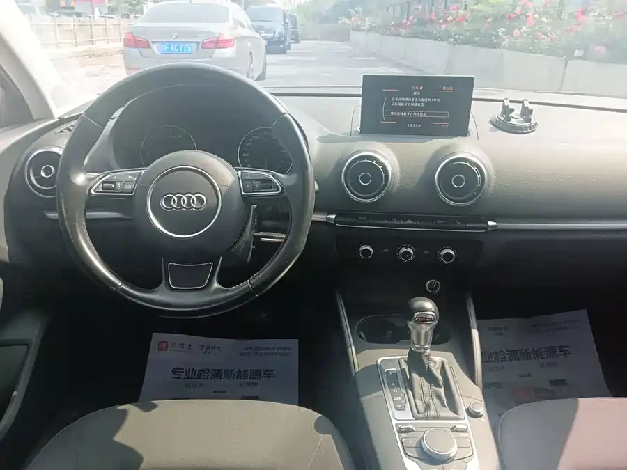 Audi A3 Limousine 35 TFSI  - interior