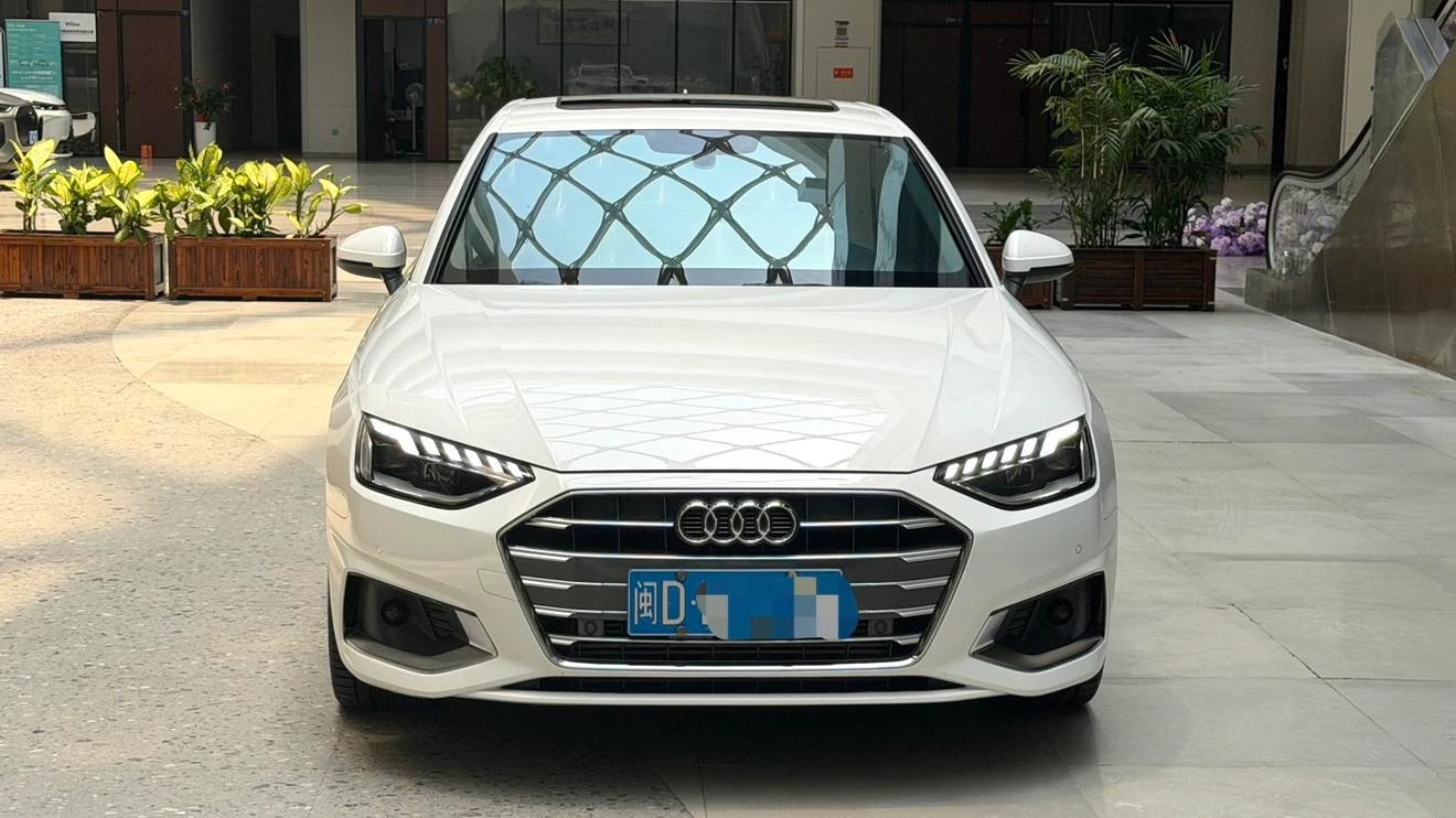Audi A4L 40 TFSI - exterior