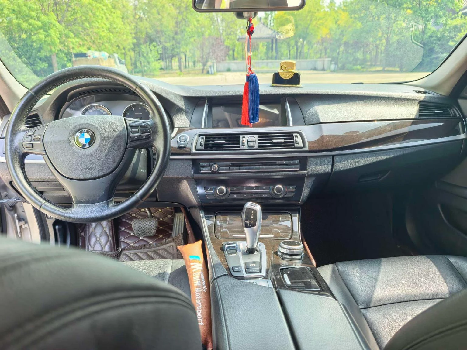 BMW 525 Li - interior