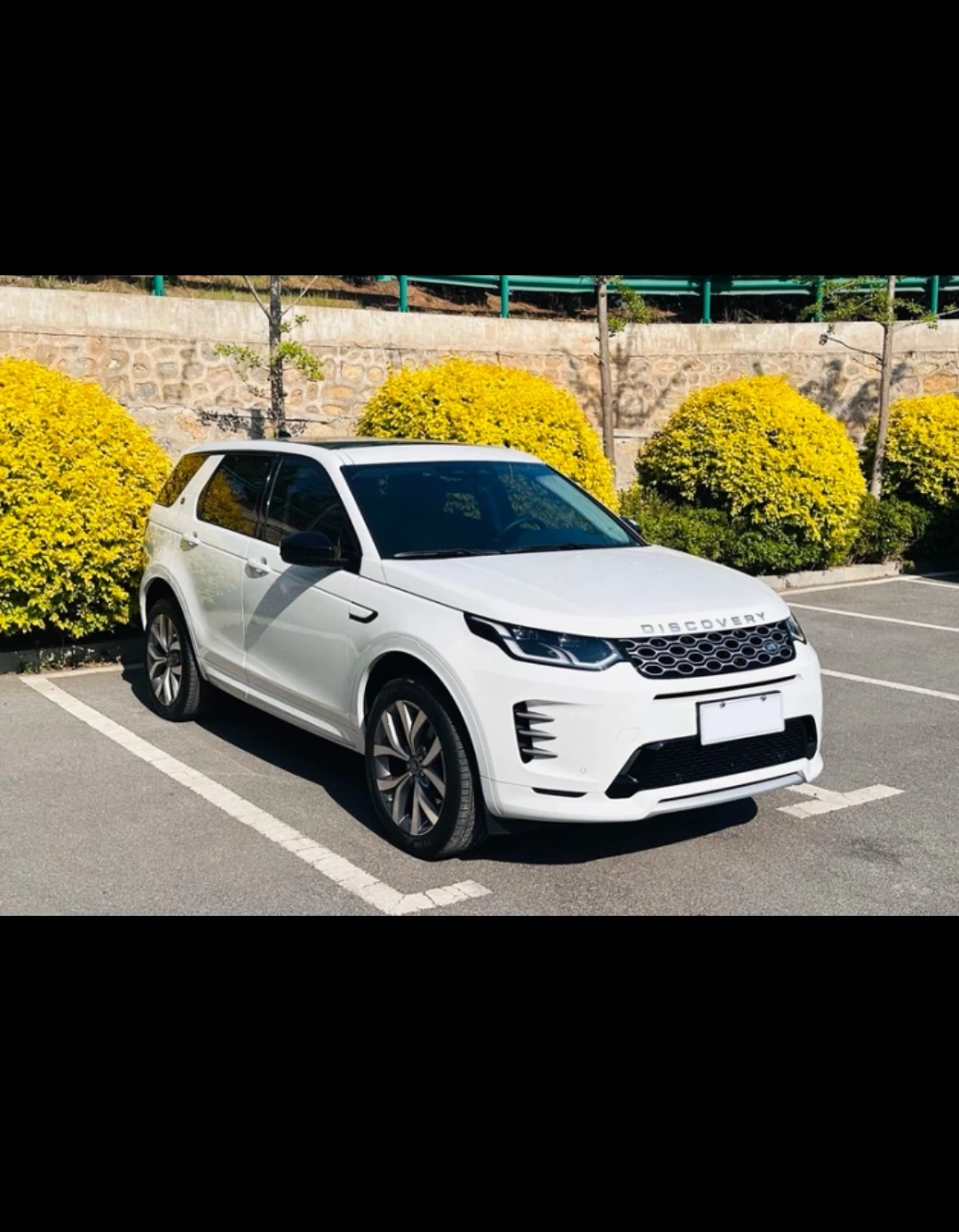 Land Rover Discovery Sport 249PS - exterior