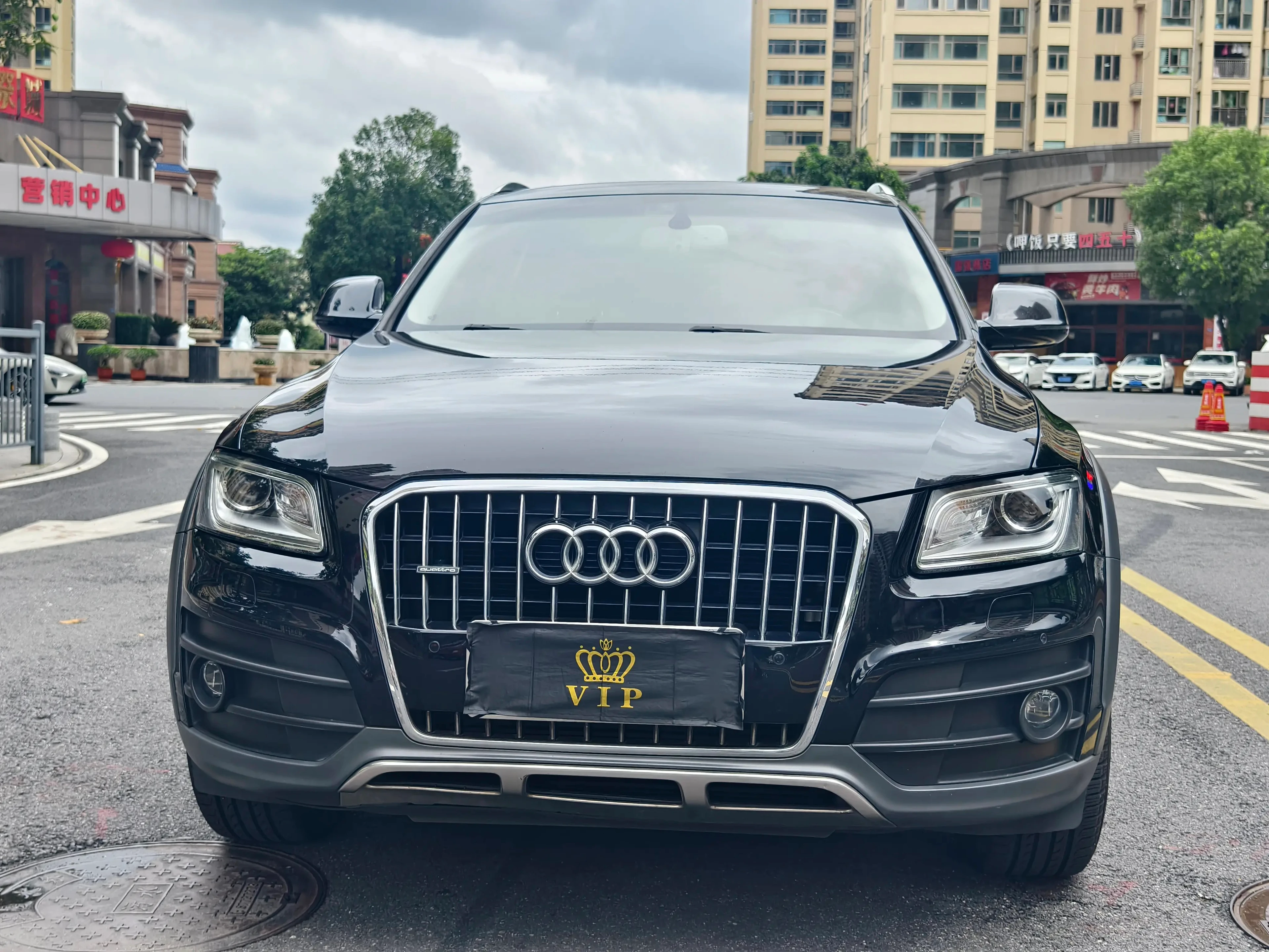 Audi Q5 Plus 40TFSI  - exterior