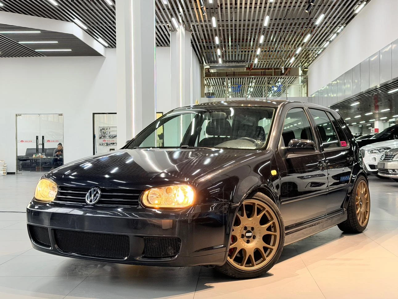 Volkswagen Golf 1.6L AT (Colorful Edition)