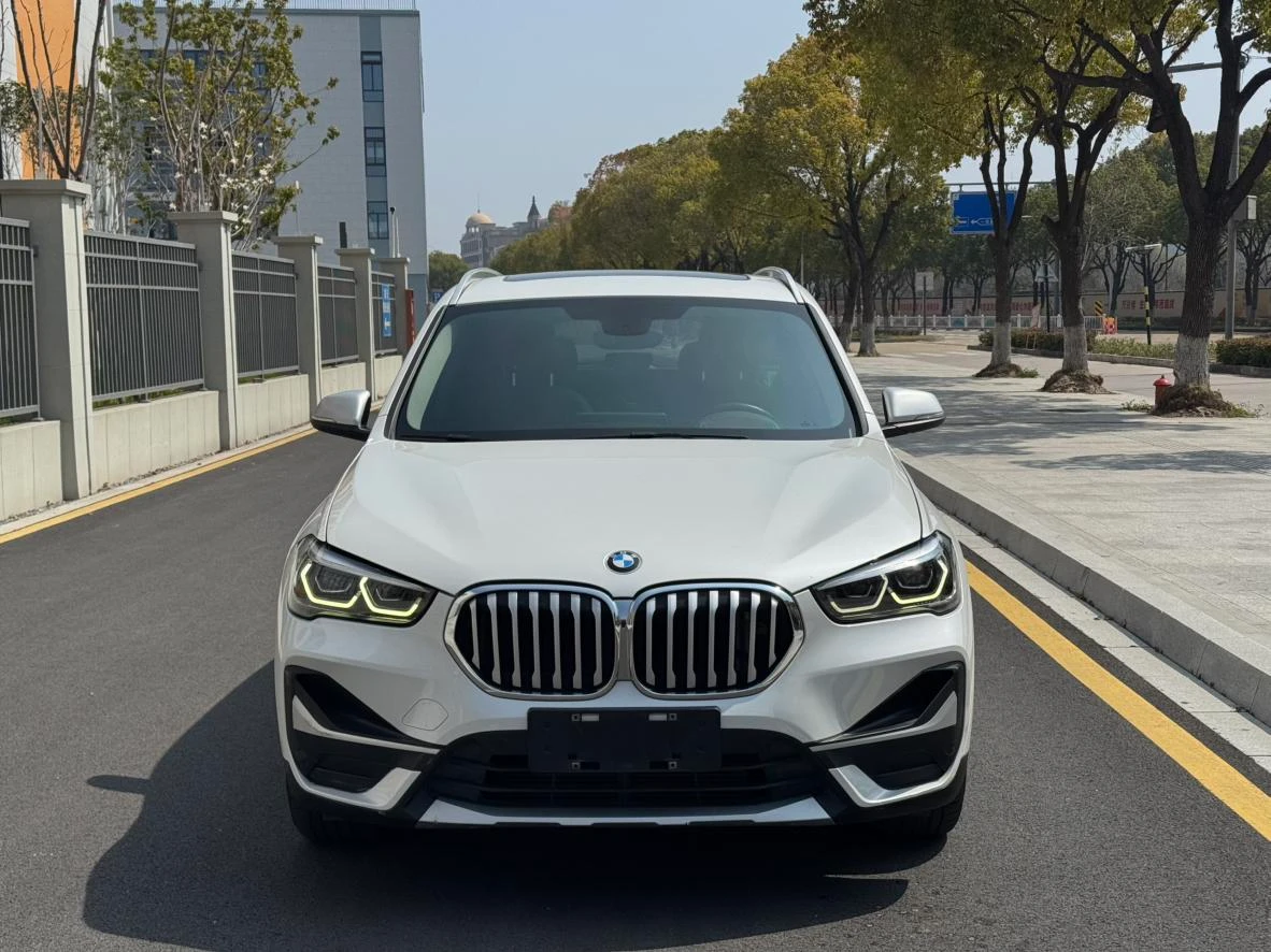 BMW X1 xDrive25Li Premium - exterior