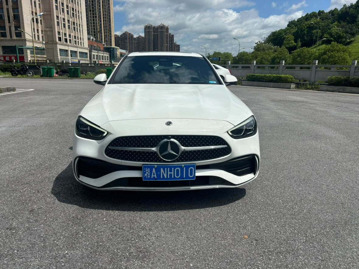 Mercedes-Benz C-Class C200L - exterior