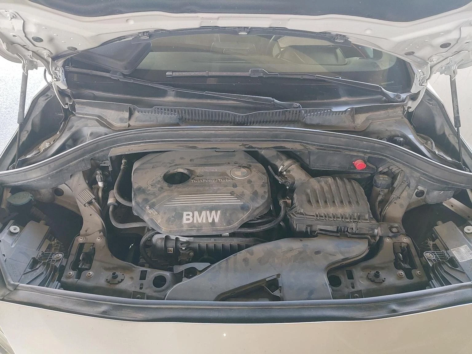 BMW 2 Series  218i  Sport - engine
