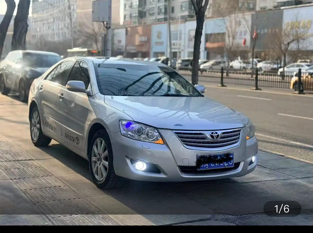 Toyota Camry 240V Premium Edition