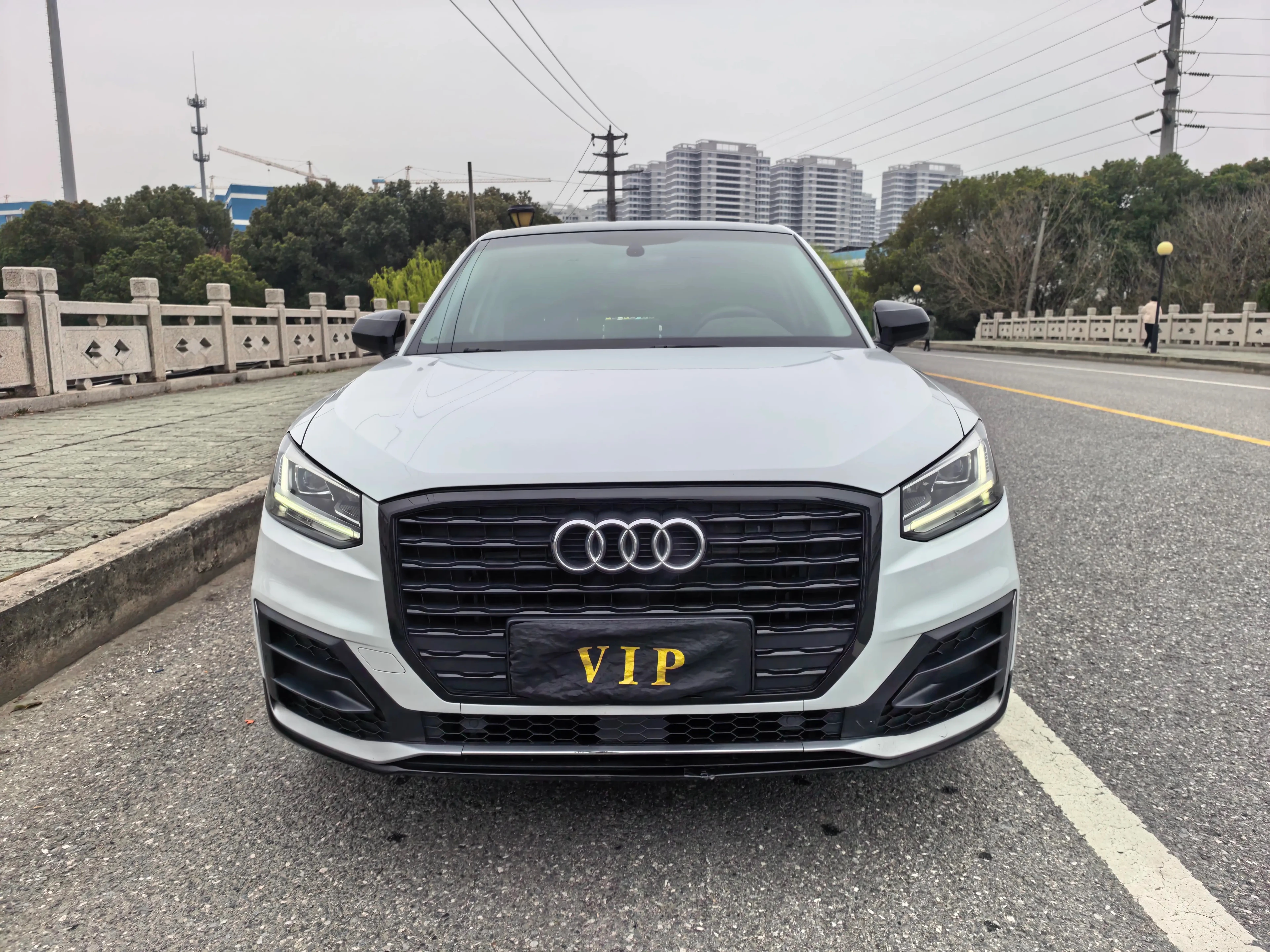 Audi Q2L 35TFSI Fashion Dynamic - exterior