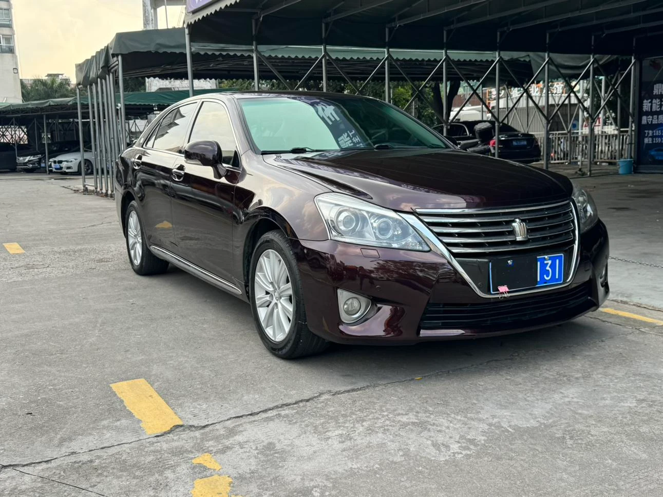 Toyota Crown 2.5L Royal (Navi Trim)  - exterior