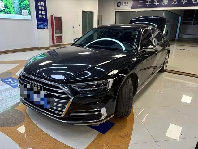 Audi A8L 50 TFSI Comfort Trim
