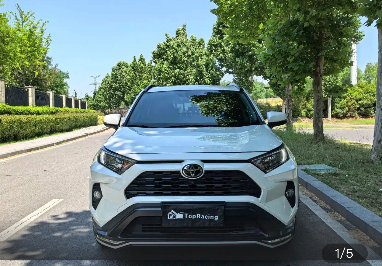 Toyota RAV4 2.0L CVT (Premium Trim)