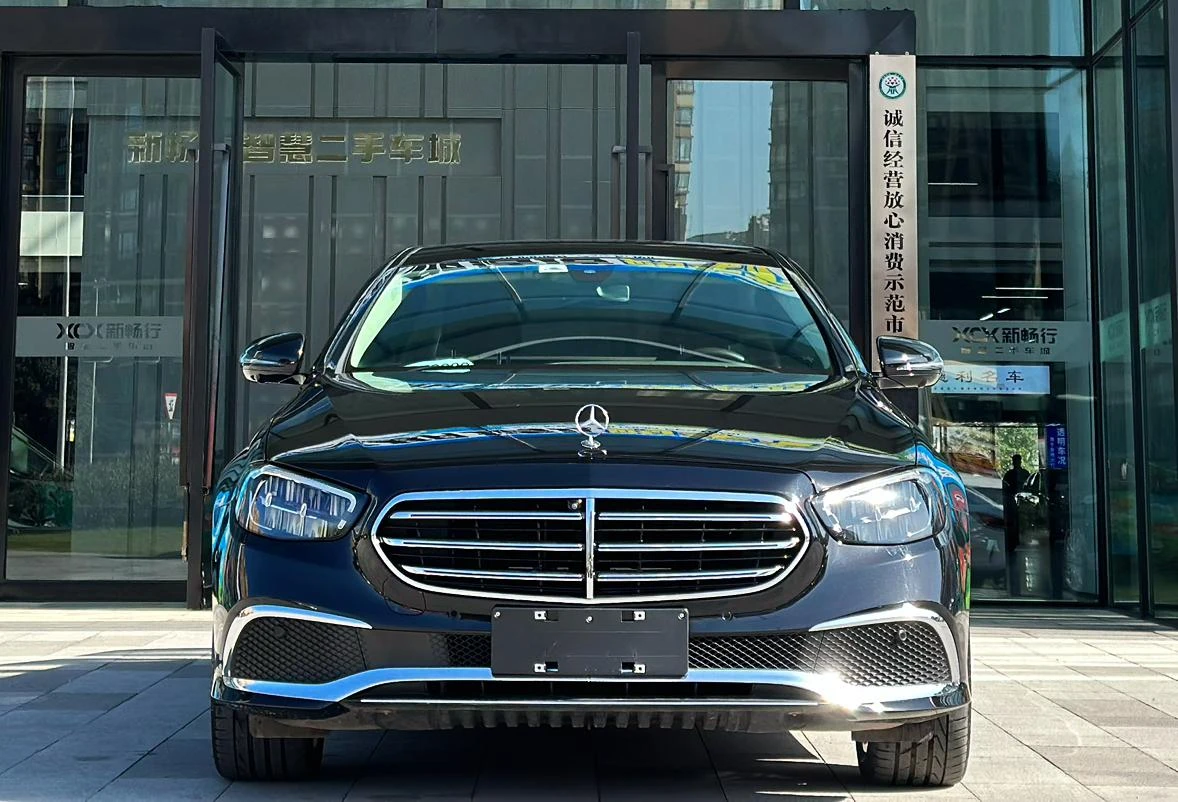 Mercedes-Benz E-Class 300 L Luxury Sedan