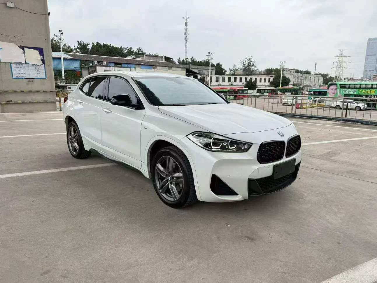 BMW X2 sDrive25i M Sport Shadow Edition - exterior