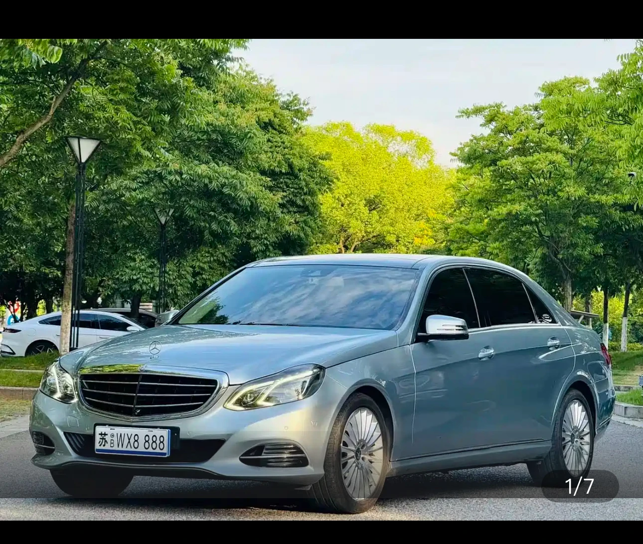 Mercedes-Benz E-class E260L Luxury trim