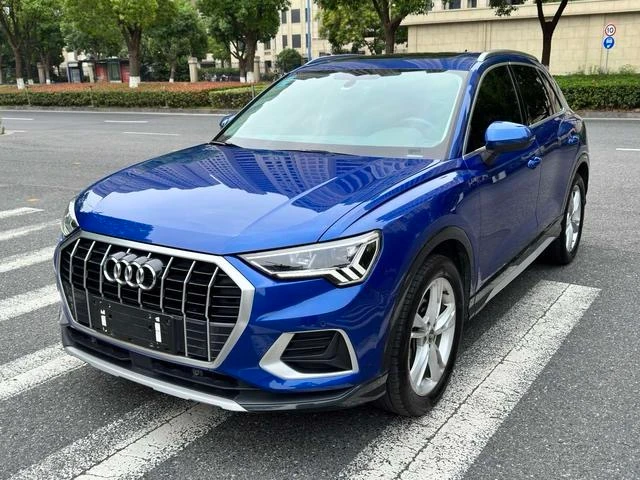 Audi Q3L 40 TFSI Fashion Dynamic Trim