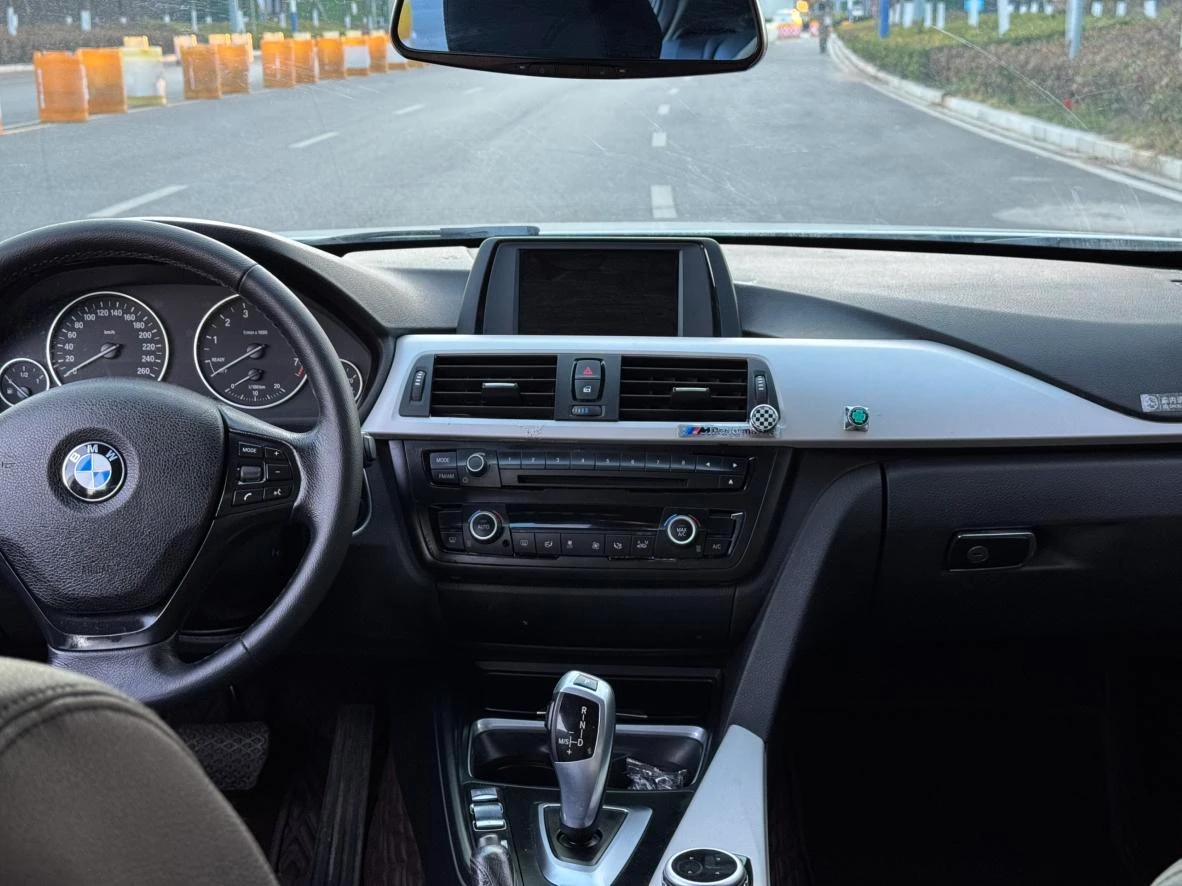 BMW 3 Series 320Li - interior