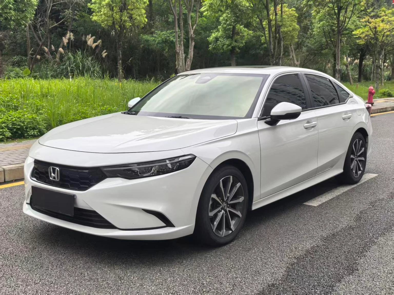 Honda Integra 240TURBO CVT Leading Edition