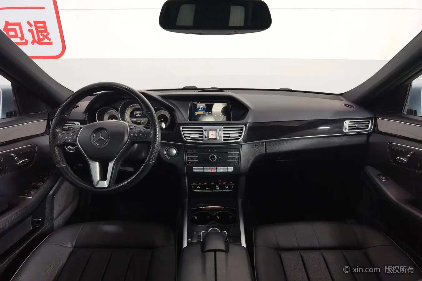 Mercedes-Benz E260L - interior