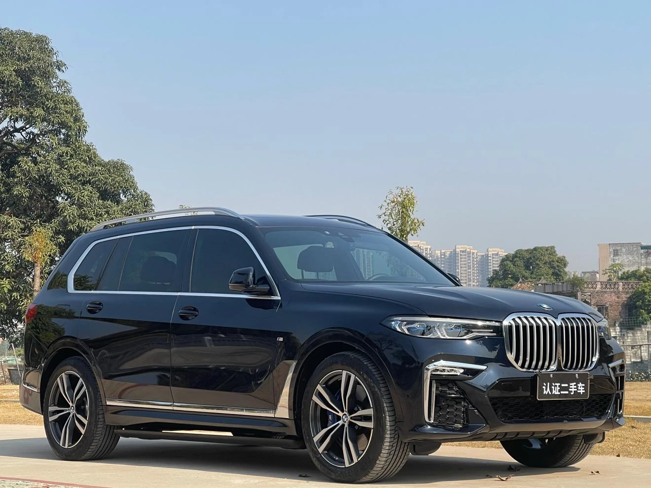 BMW X7 xDrive40i Luxury M Sport Package - exterior