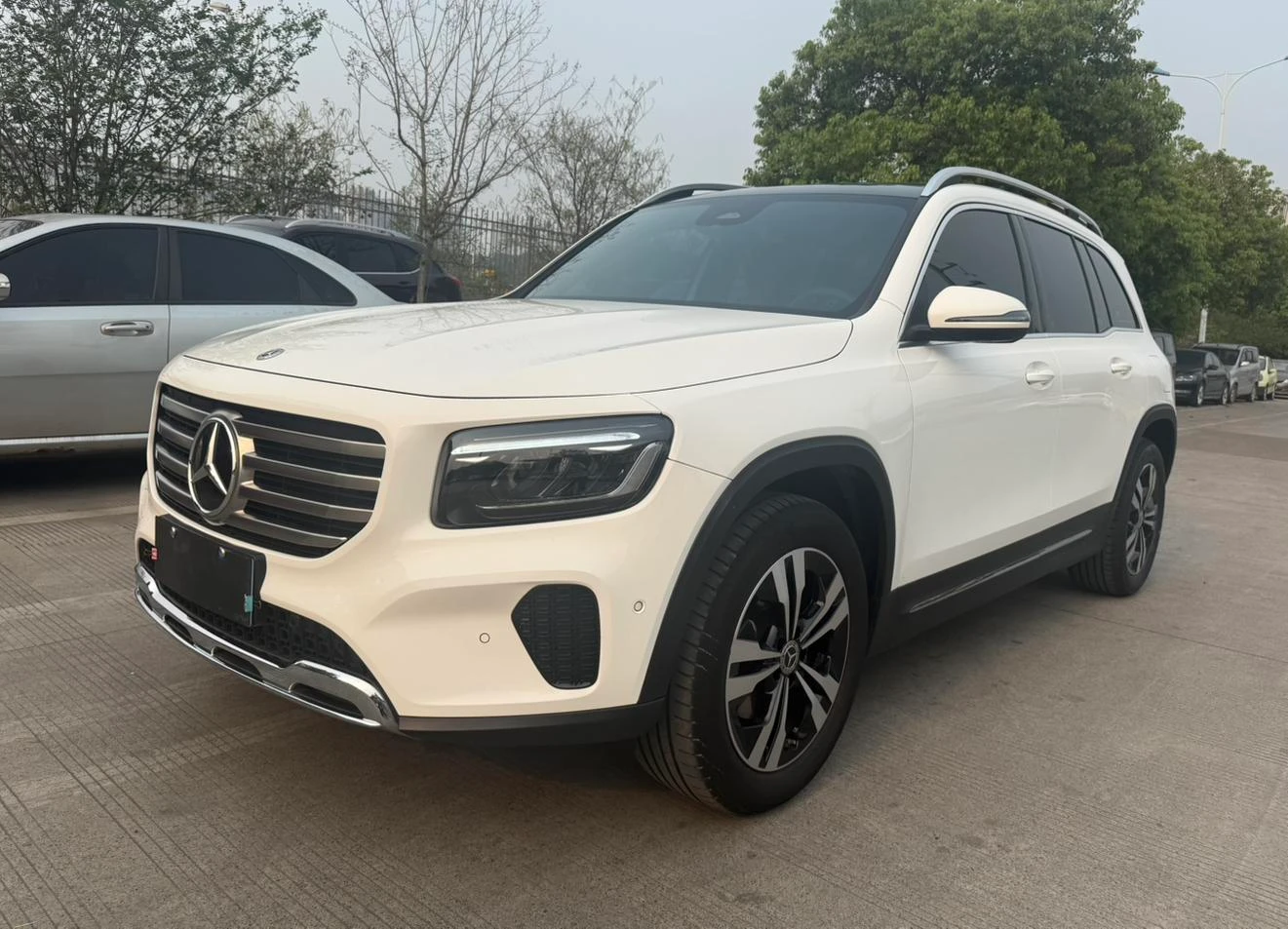 Mercedes-Benz GLB Class GLB 200 Dynamic - exterior