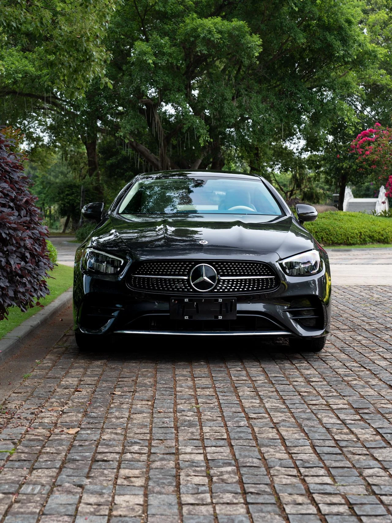 Mercedes-Benz E-Class E 260 - exterior