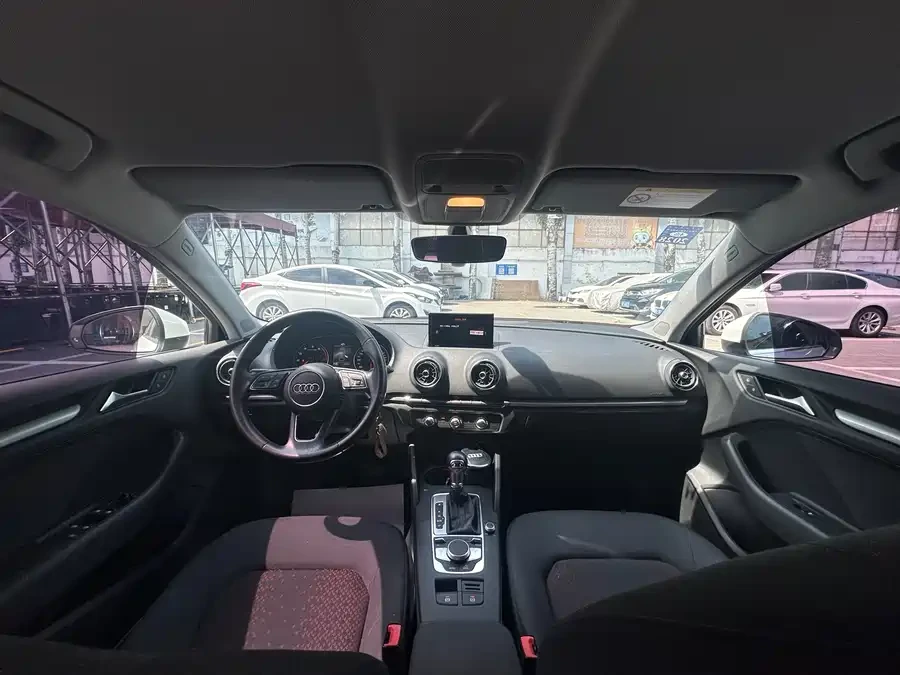 Audi A3 35 TFSI  - interior