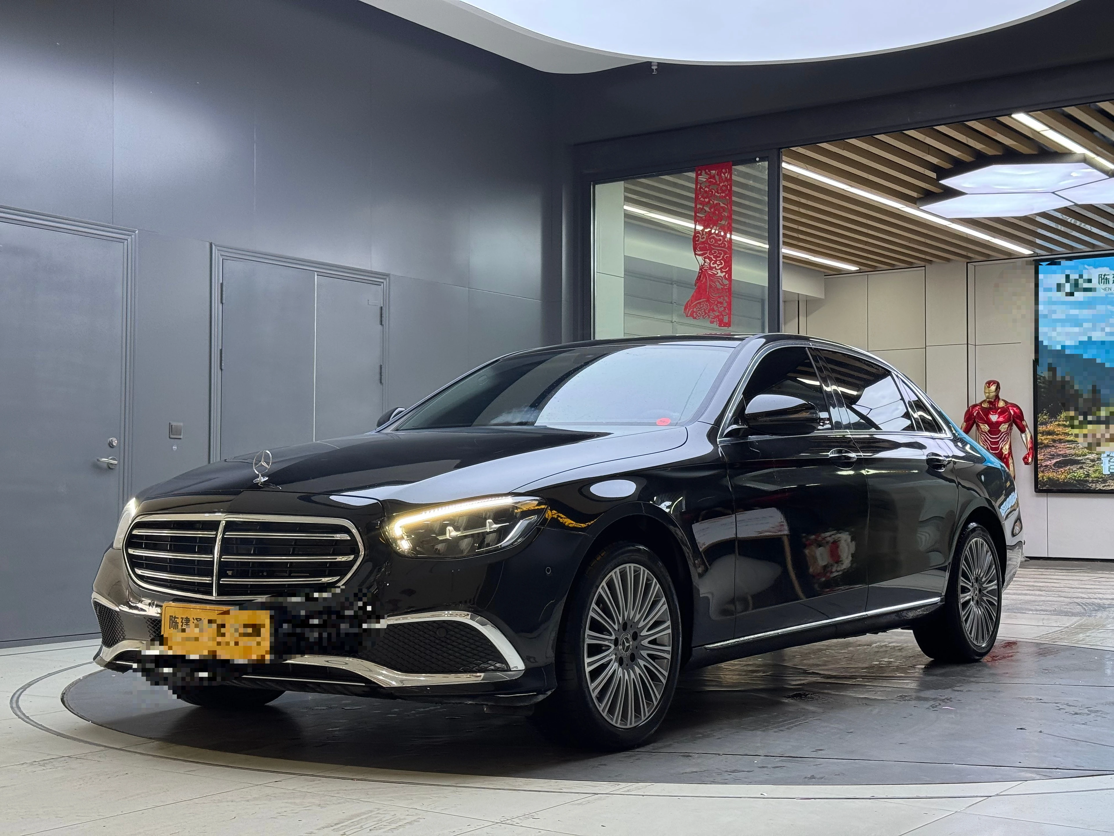 Mercedes-Benz E260L - exterior