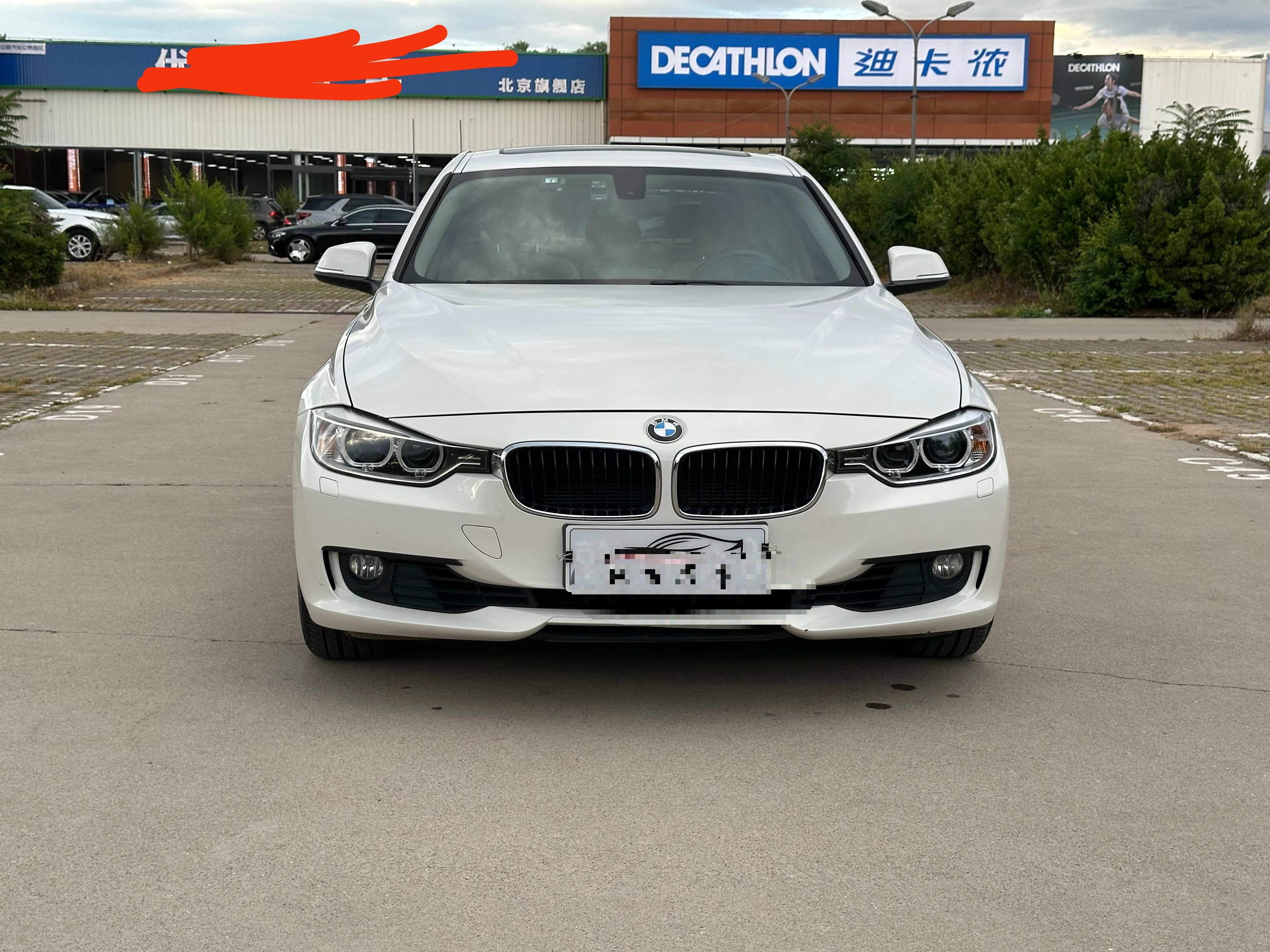 BMW 320i  - exterior