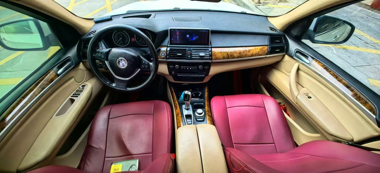 BMW X5 xDrive30i  - interior