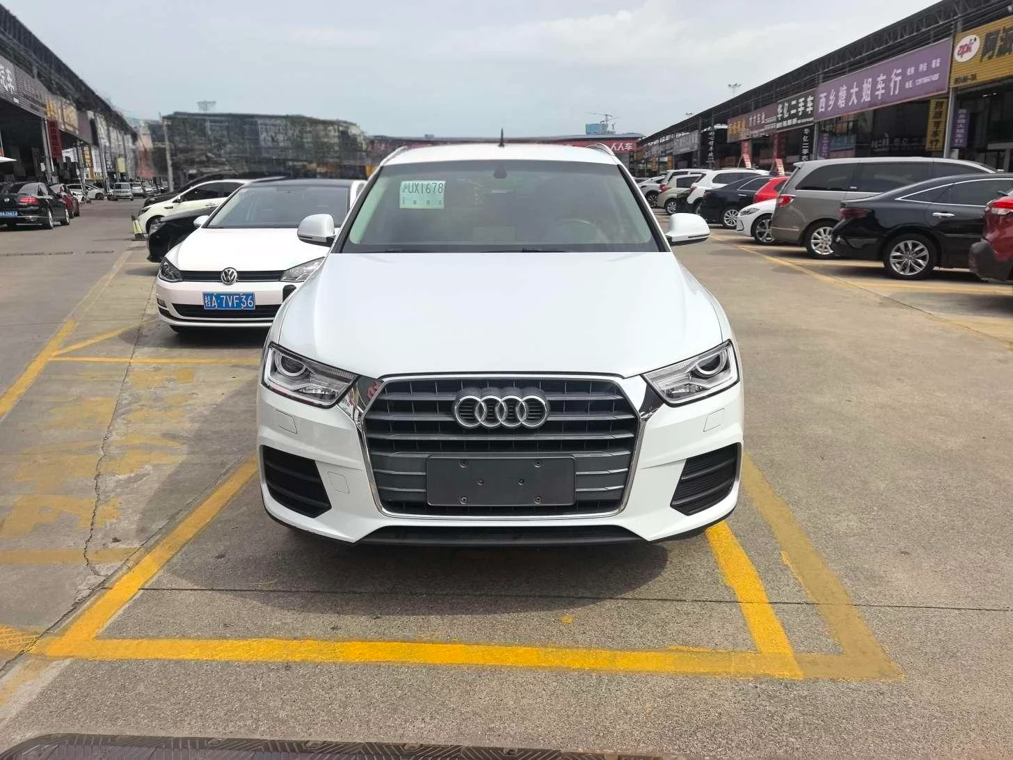 Audi Q3 30 TFSI Standard - exterior